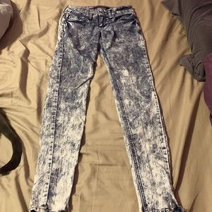 Size 0 Lovesick white wash skinny jeans